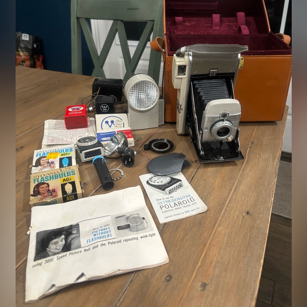 Polaroid Land Camera Model 80B Vintage with Case and Accessories Clean, Untested